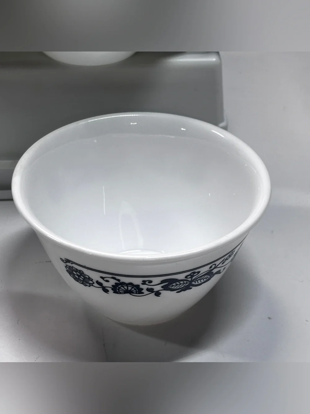 Corelle Corning Old Town Blue Onion Hook Handle Coffee Cups 4 W/ Cream Sugar - Picture 9 of 10